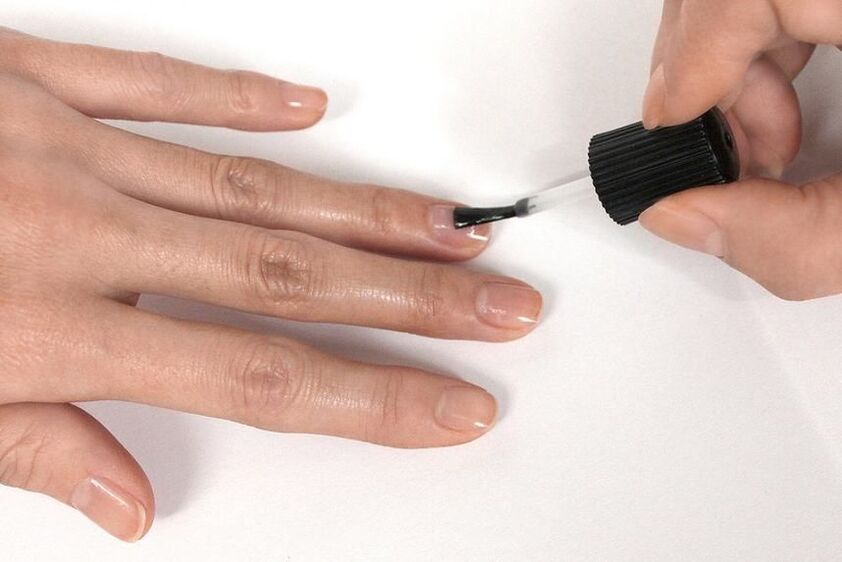 hoe je een nagellak tegen nagelschimmel kiest